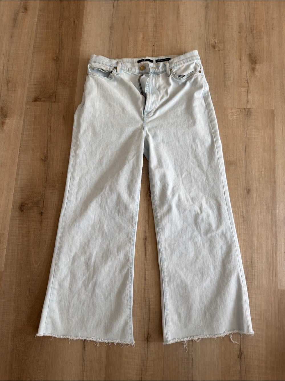 7 For All Mankind Light Blue Wide-Leg Jeans with Raw Hem Women’s Size 29